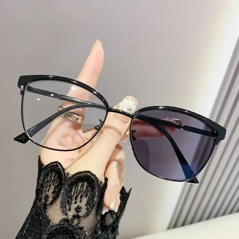 Hale Vision – Photochromic Multifocal Glasses